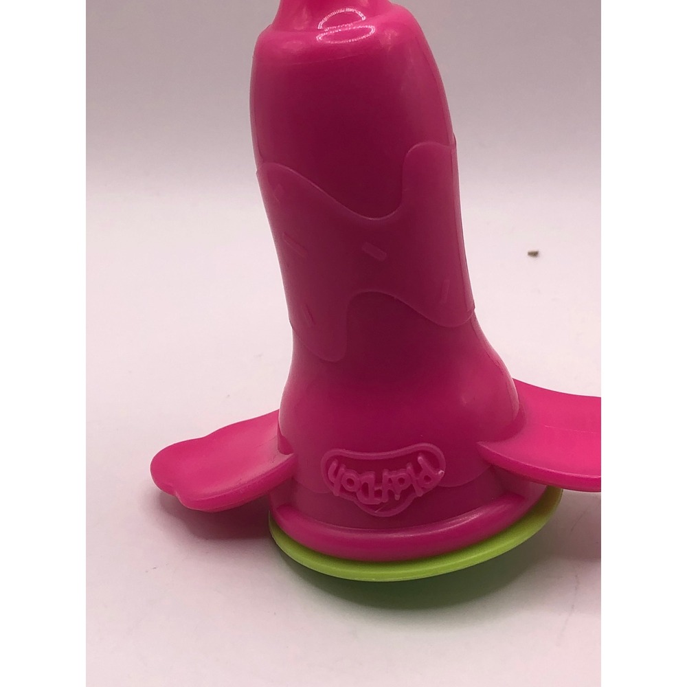 Play-Doh Pink Frosting Extruder Tool with Lime Green Star Tip Plunger Accessory